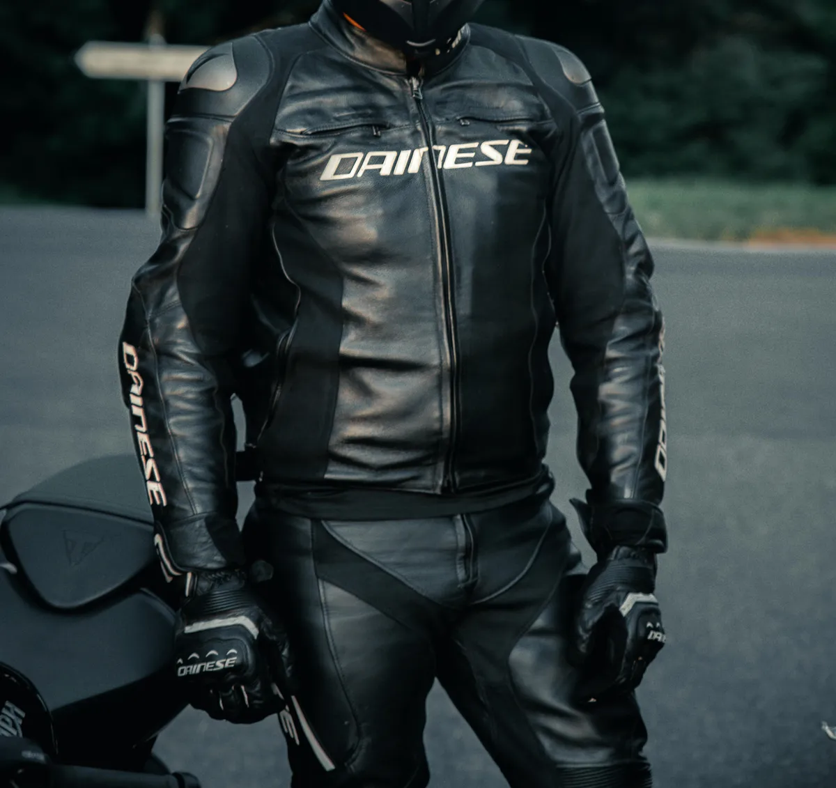 Best Motorcycle Rain Gear UK: Stay Dry Riding Guide