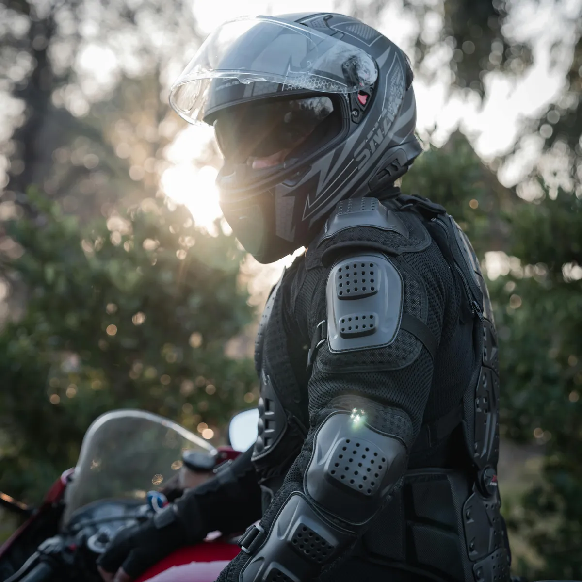 Motorcycle Helmet Fitting Guide: How to Get Perfect Fit